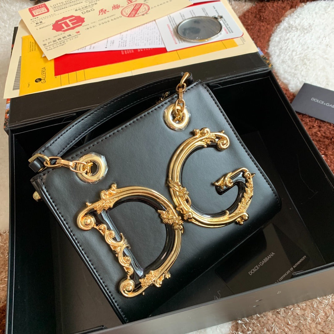 Dolce & Gabbana DG Girls shoulder bag