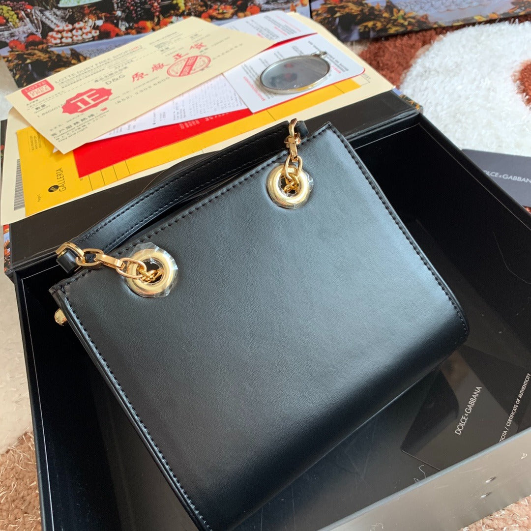 Dolce & Gabbana DG Girls shoulder bag