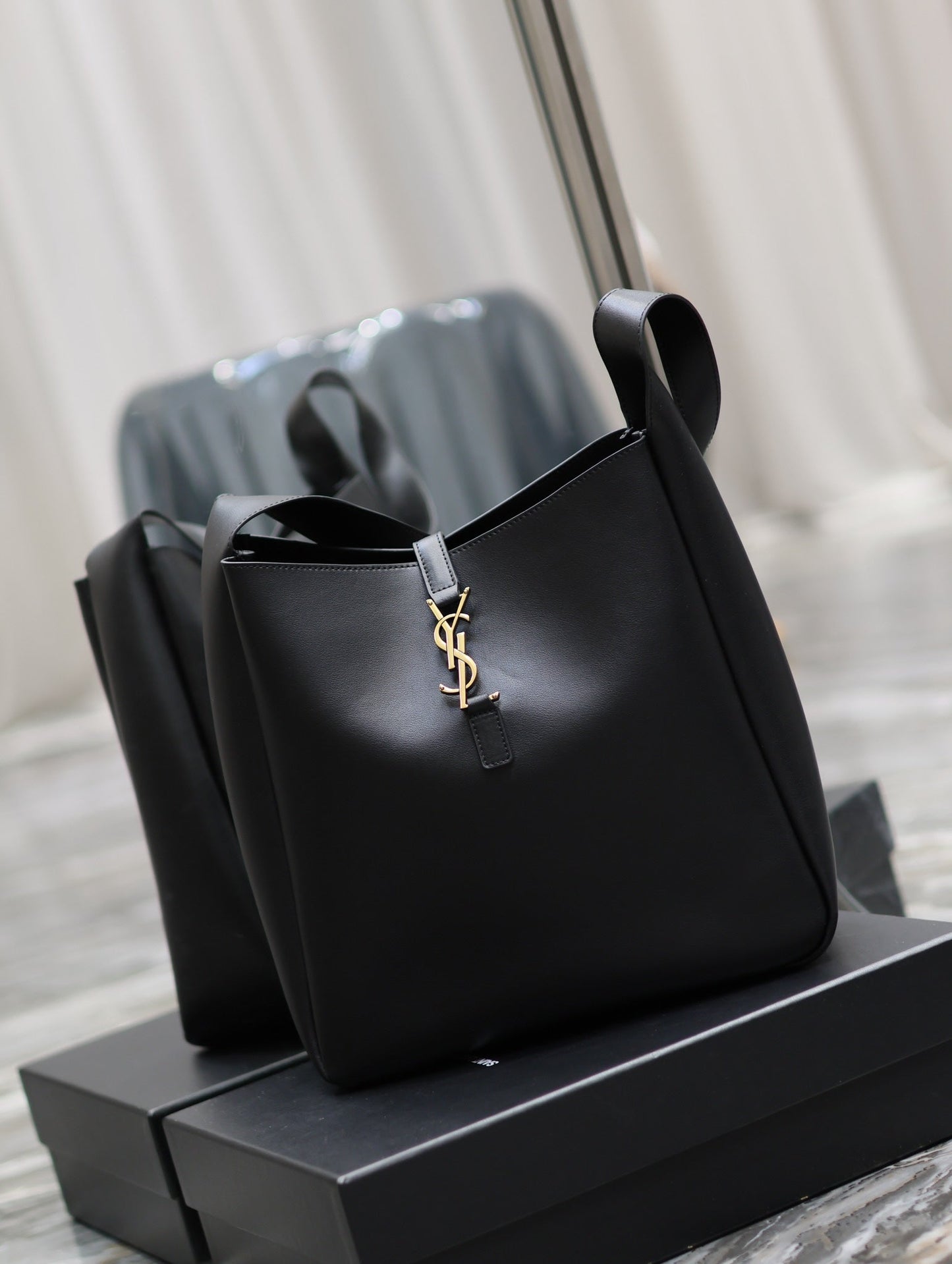 Ysl Saint Laurent LE 5A7 Hobo Bag Vintage Black Leather