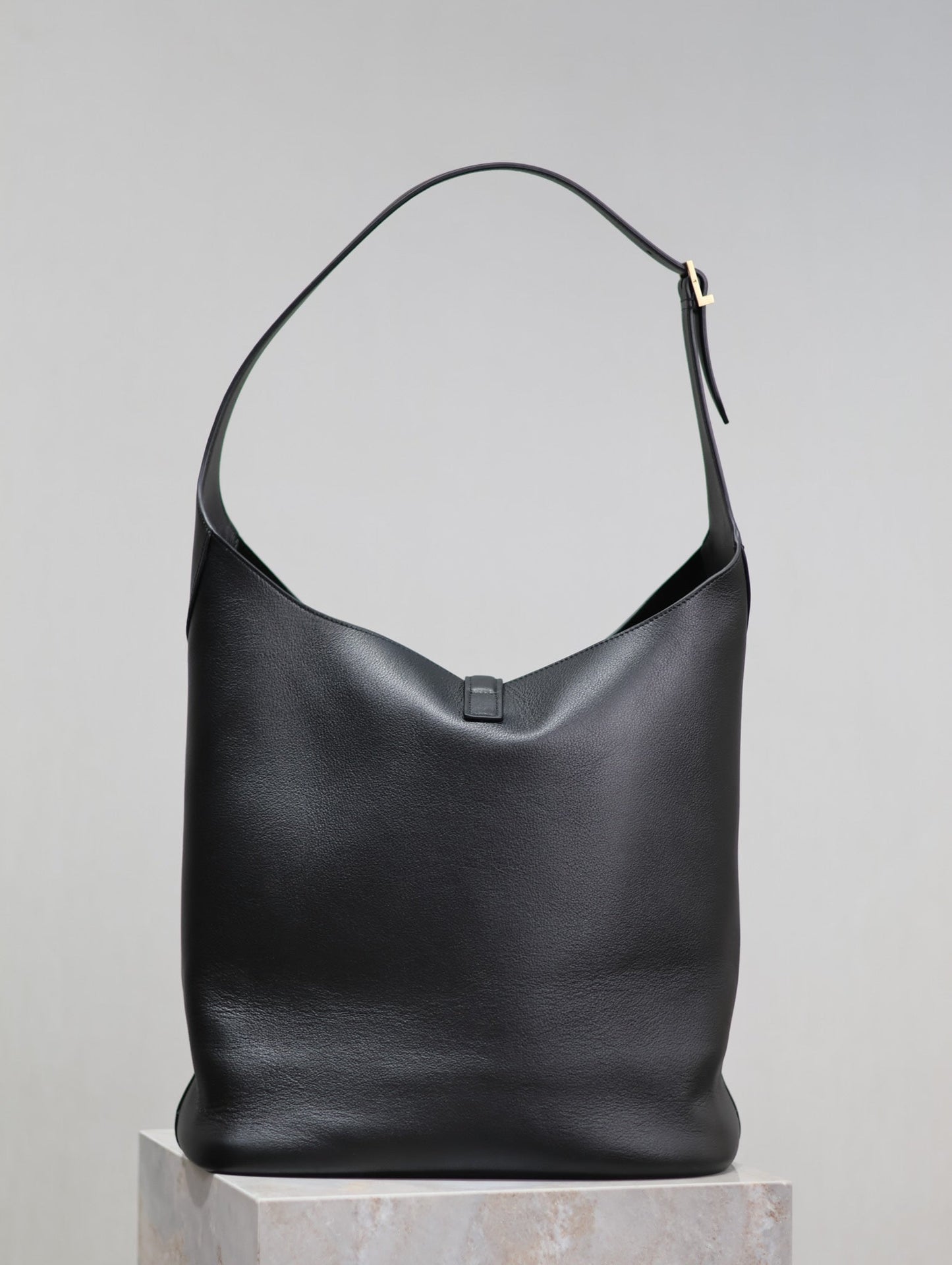 Ysl Saint Laurent LE 5A7 Hobo Bag Vintage Black Leather