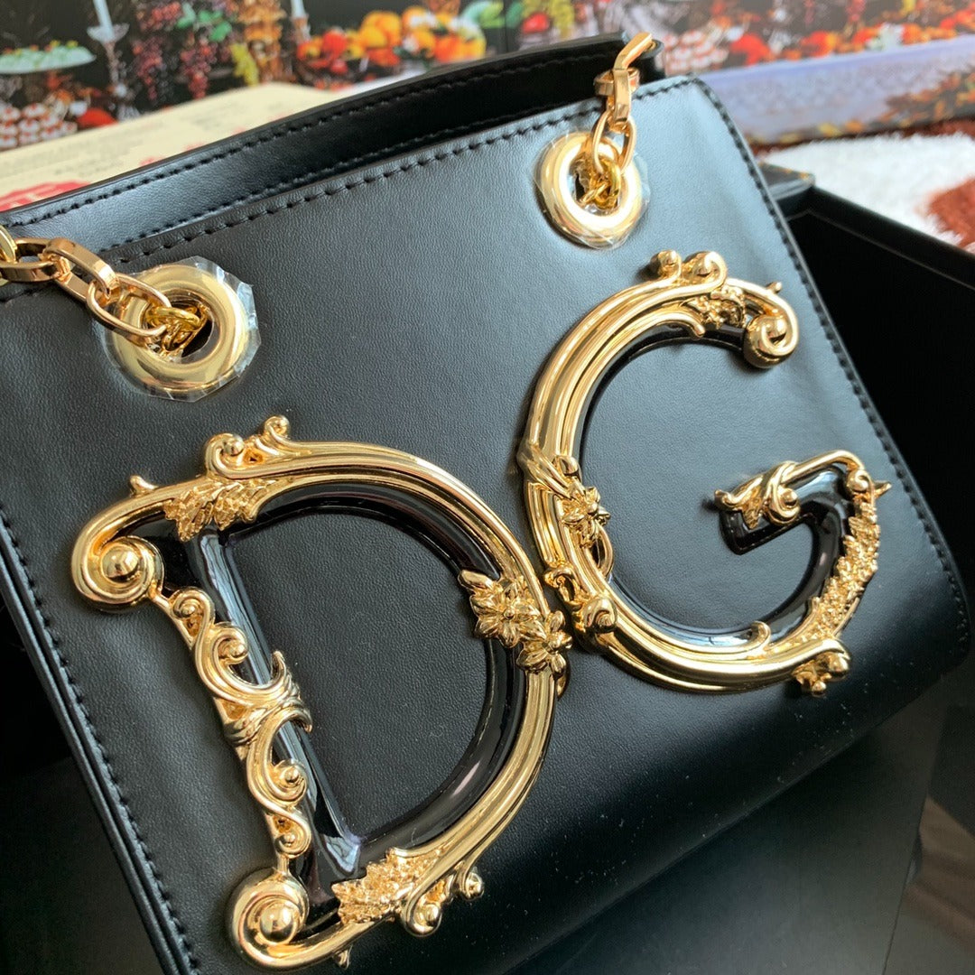 Dolce & Gabbana DG Girls shoulder bag